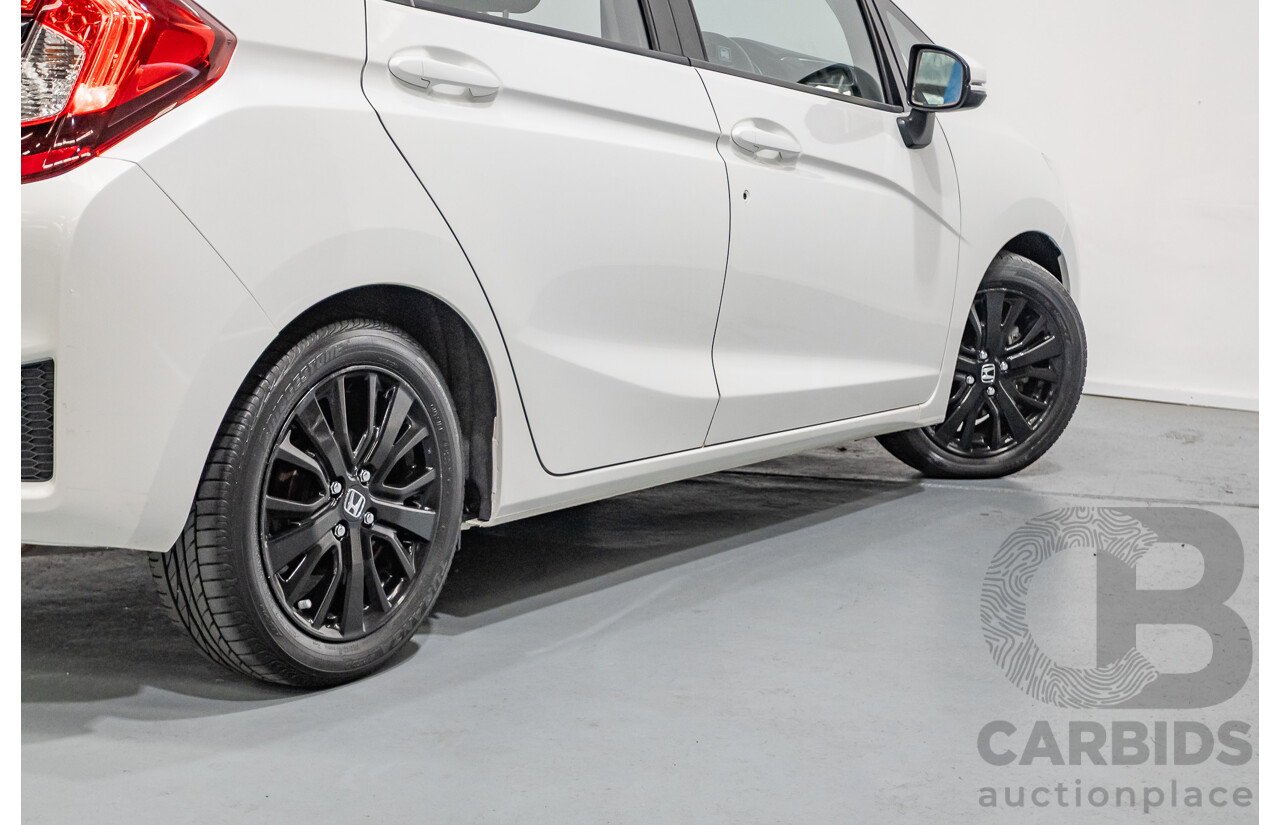 03/2016 Honda Jazz VTi GK MY16 5D Hatchback Orchid White Pearl 1.5L