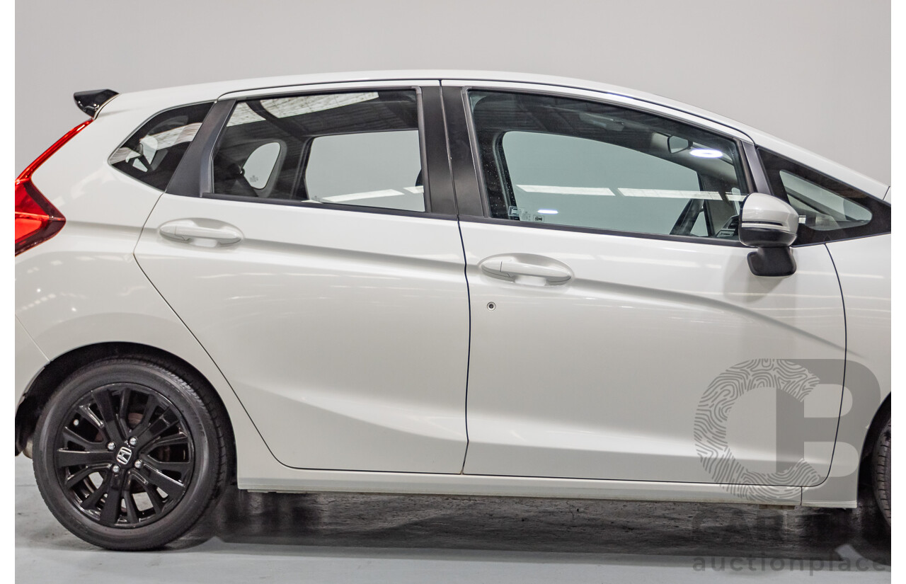03/2016 Honda Jazz VTi GK MY16 5D Hatchback Orchid White Pearl 1.5L