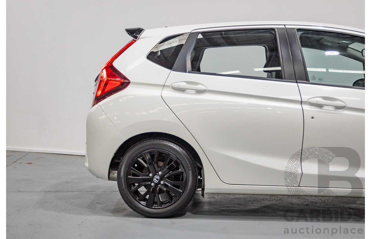 03/2016 Honda Jazz VTi GK MY16 5D Hatchback Orchid White Pearl 1.5L