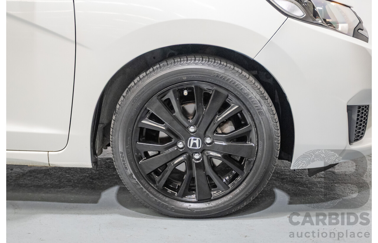 03/2016 Honda Jazz VTi GK MY16 5D Hatchback Orchid White Pearl 1.5L