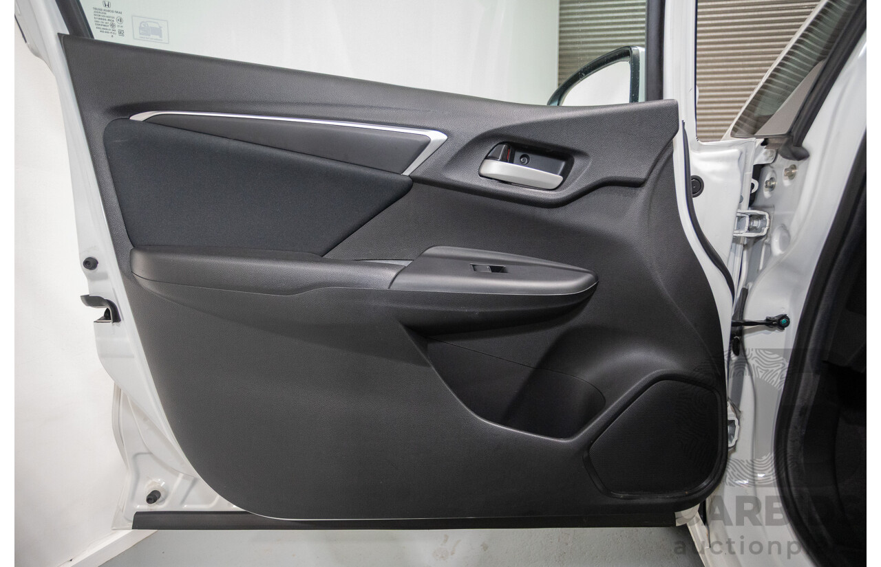 03/2016 Honda Jazz VTi GK MY16 5D Hatchback Orchid White Pearl 1.5L