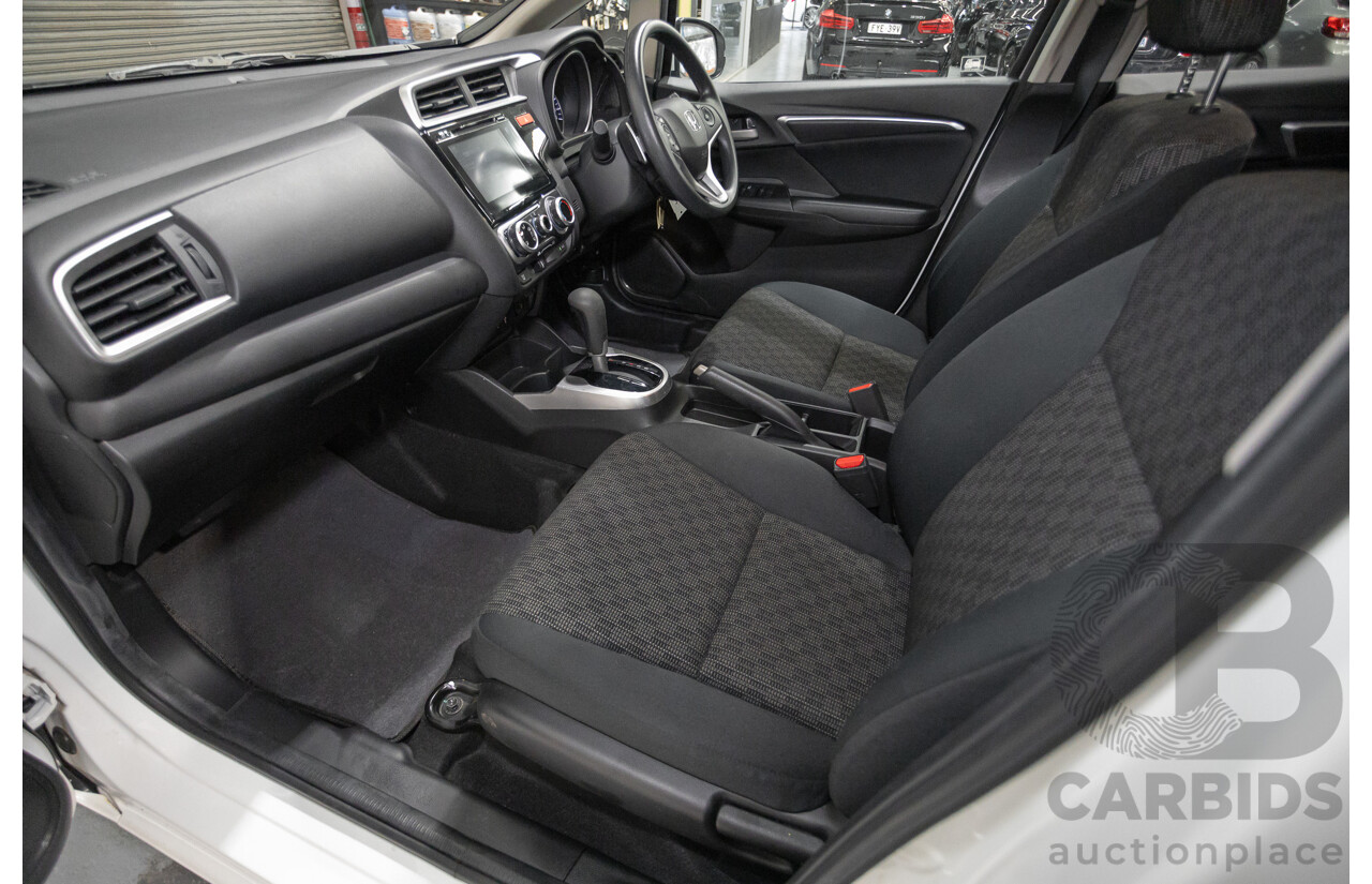 03/2016 Honda Jazz VTi GK MY16 5D Hatchback Orchid White Pearl 1.5L