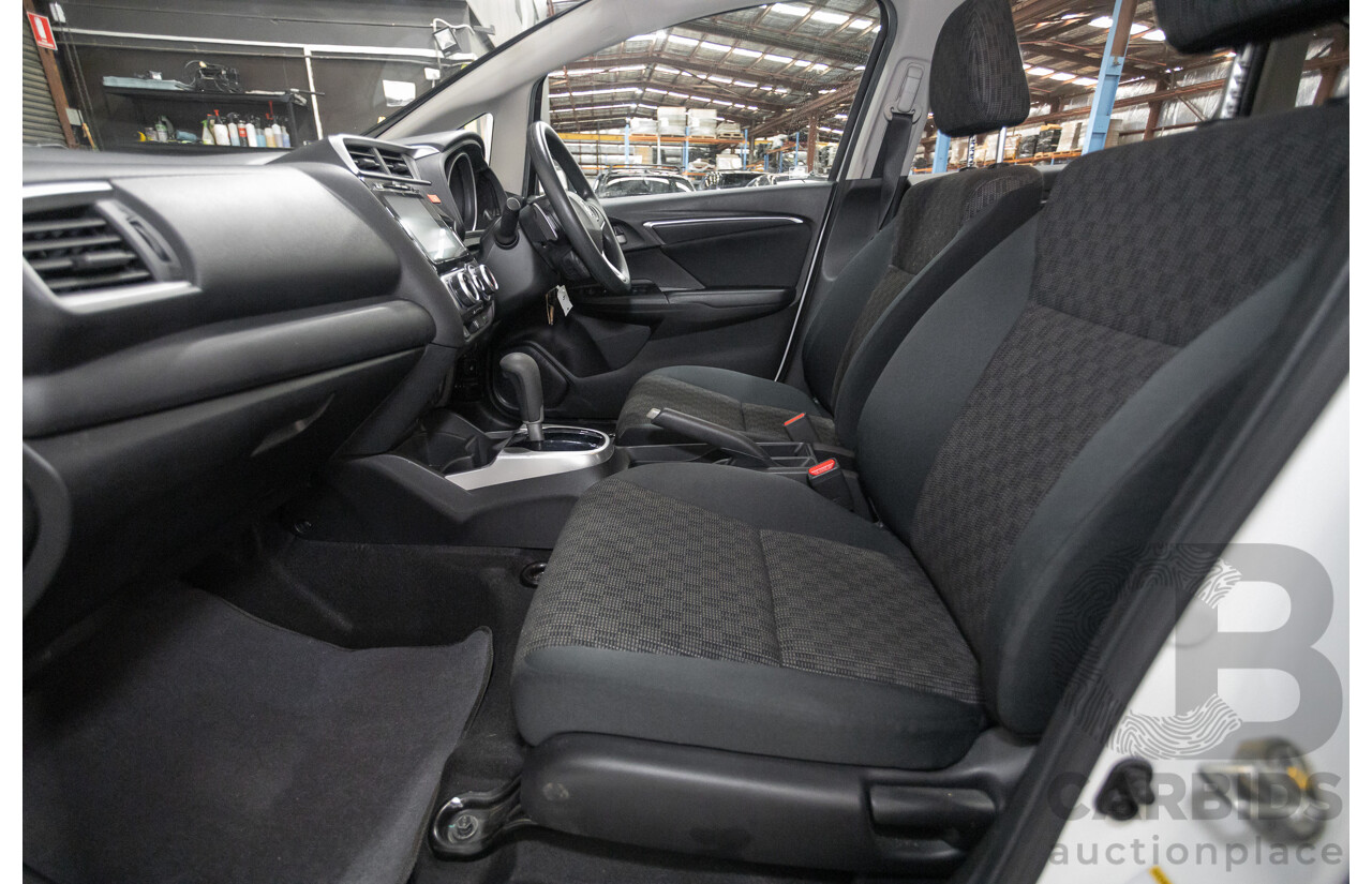 03/2016 Honda Jazz VTi GK MY16 5D Hatchback Orchid White Pearl 1.5L