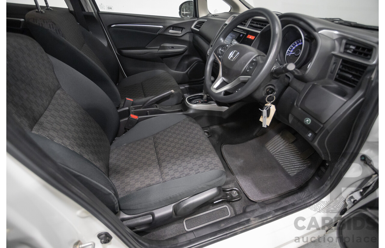 03/2016 Honda Jazz VTi GK MY16 5D Hatchback Orchid White Pearl 1.5L