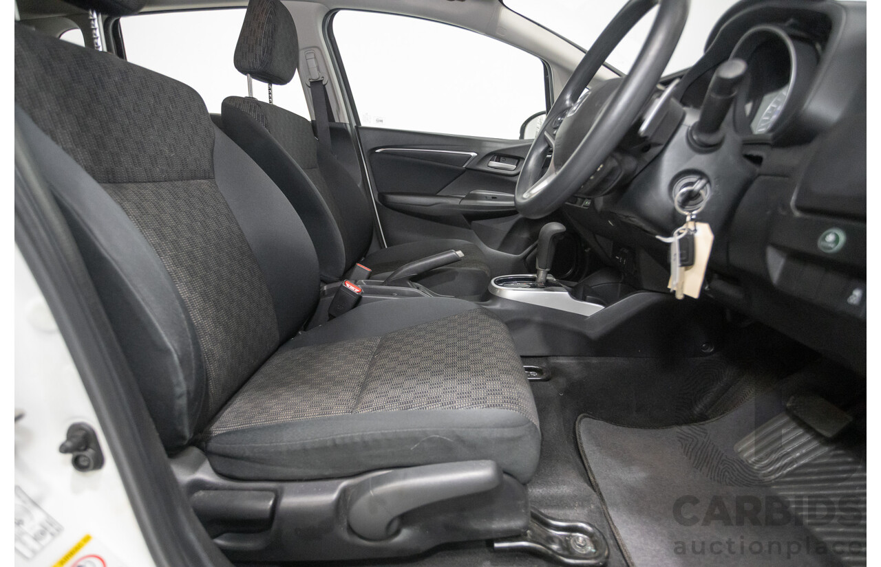 03/2016 Honda Jazz VTi GK MY16 5D Hatchback Orchid White Pearl 1.5L