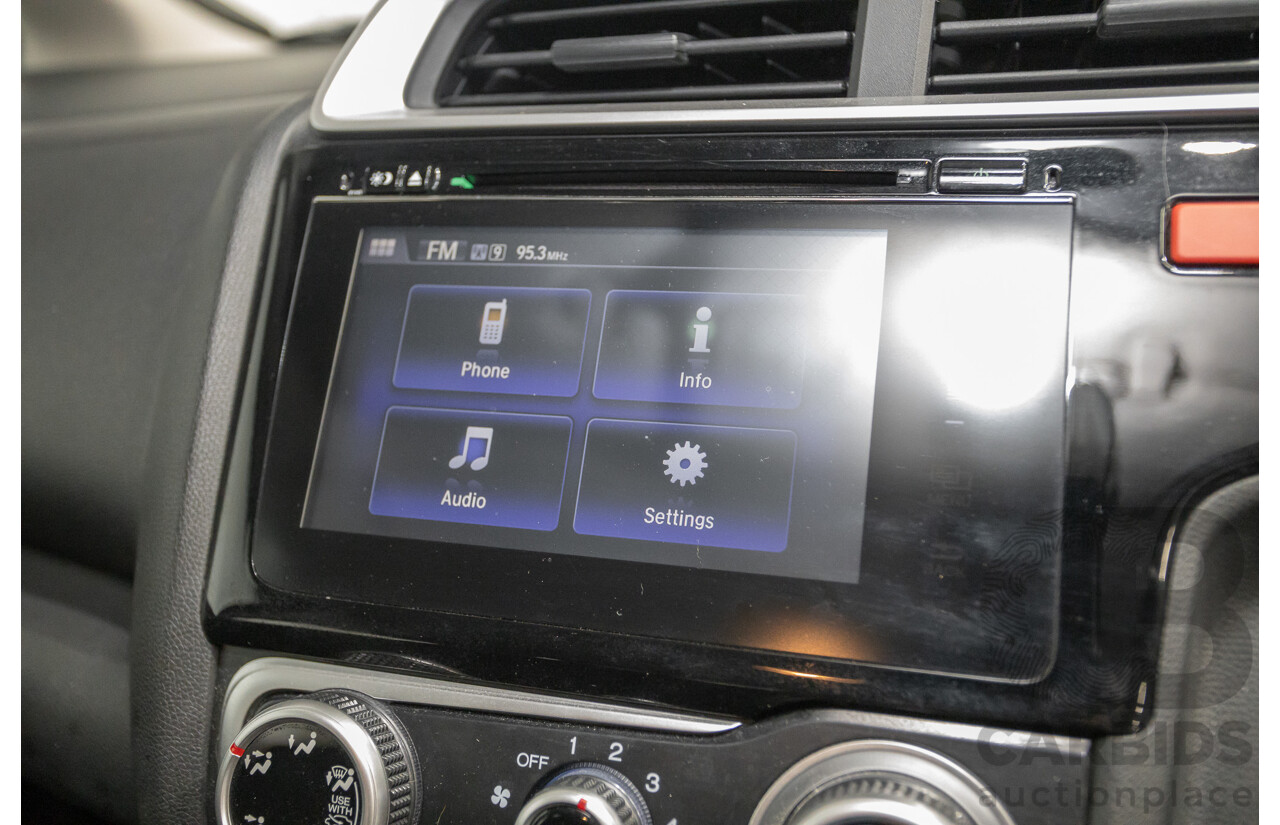 03/2016 Honda Jazz VTi GK MY16 5D Hatchback Orchid White Pearl 1.5L