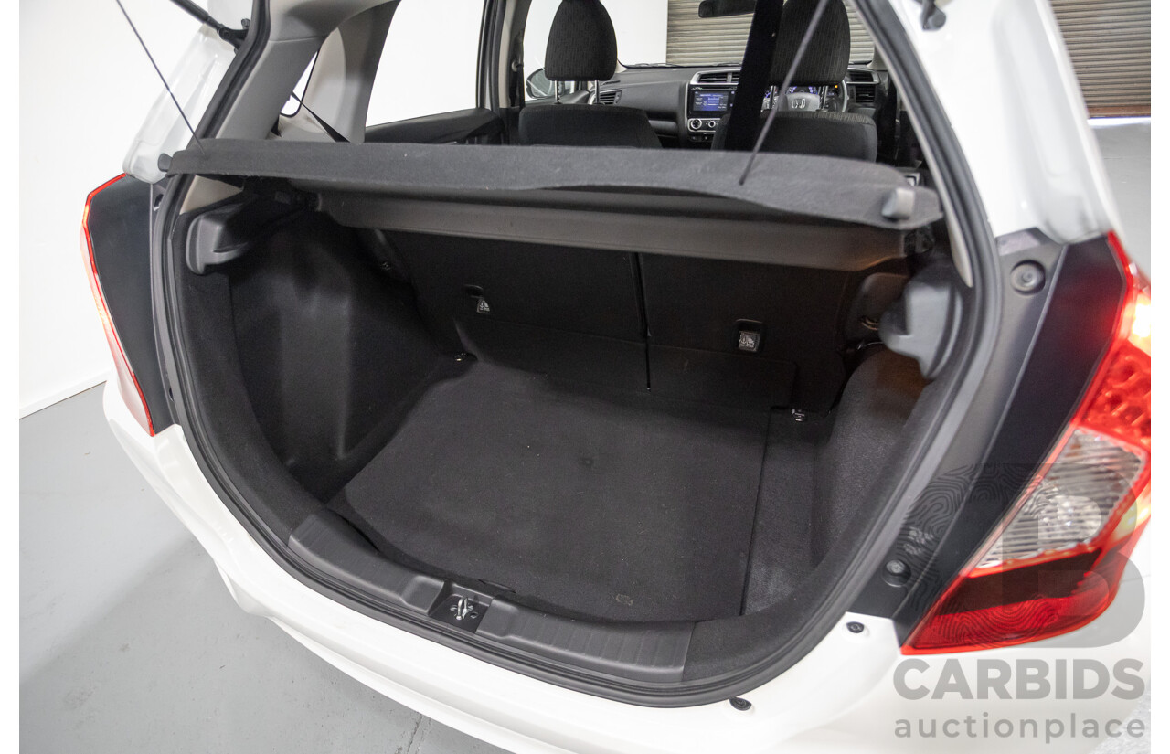 03/2016 Honda Jazz VTi GK MY16 5D Hatchback Orchid White Pearl 1.5L