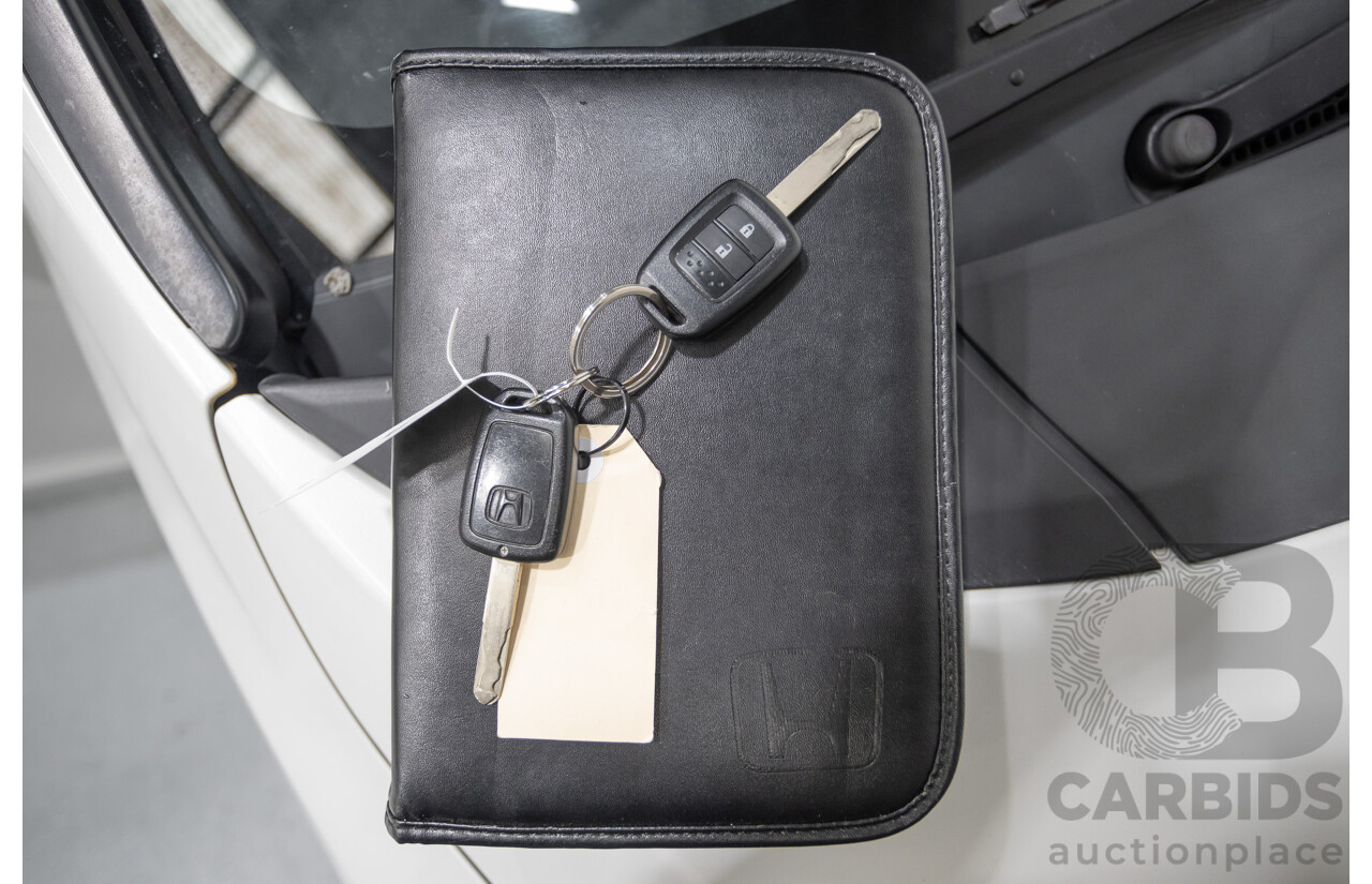 03/2016 Honda Jazz VTi GK MY16 5D Hatchback Orchid White Pearl 1.5L