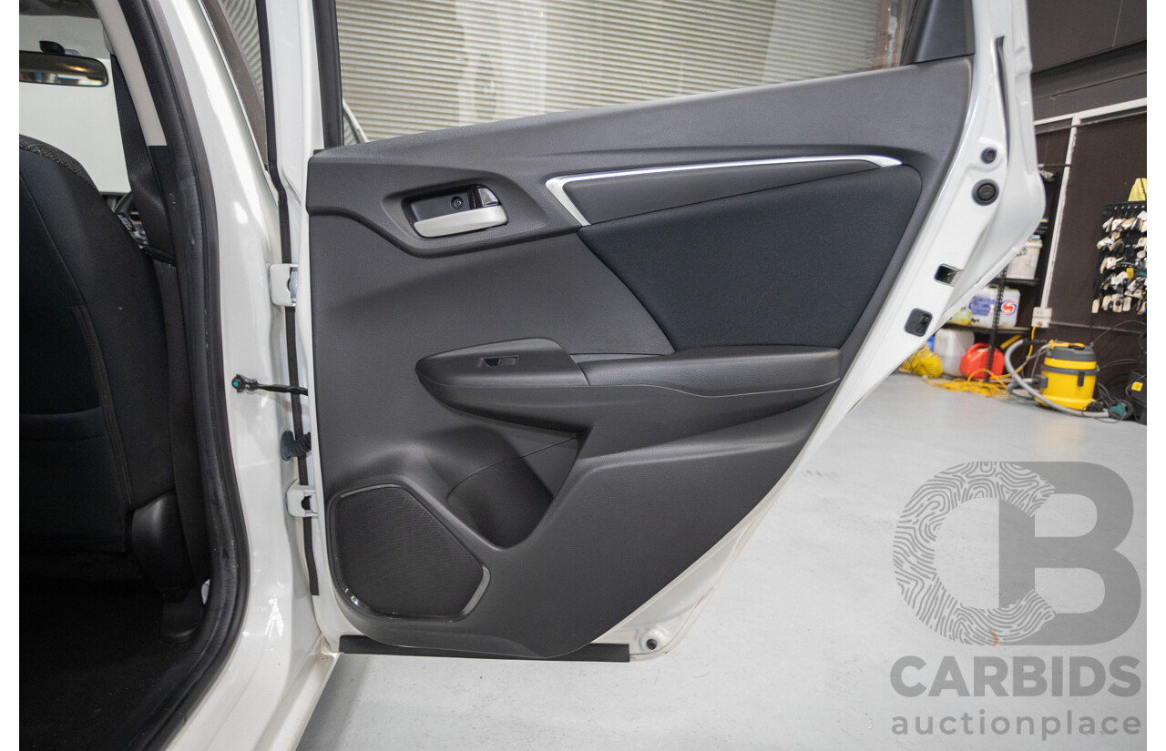 03/2016 Honda Jazz VTi GK MY16 5D Hatchback Orchid White Pearl 1.5L