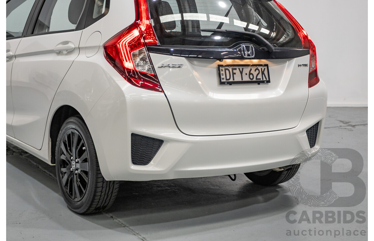 03/2016 Honda Jazz VTi GK MY16 5D Hatchback Orchid White Pearl 1.5L