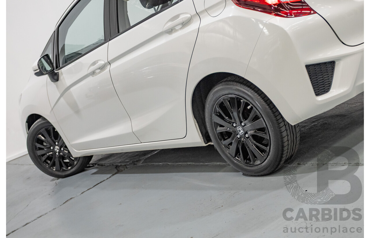 03/2016 Honda Jazz VTi GK MY16 5D Hatchback Orchid White Pearl 1.5L