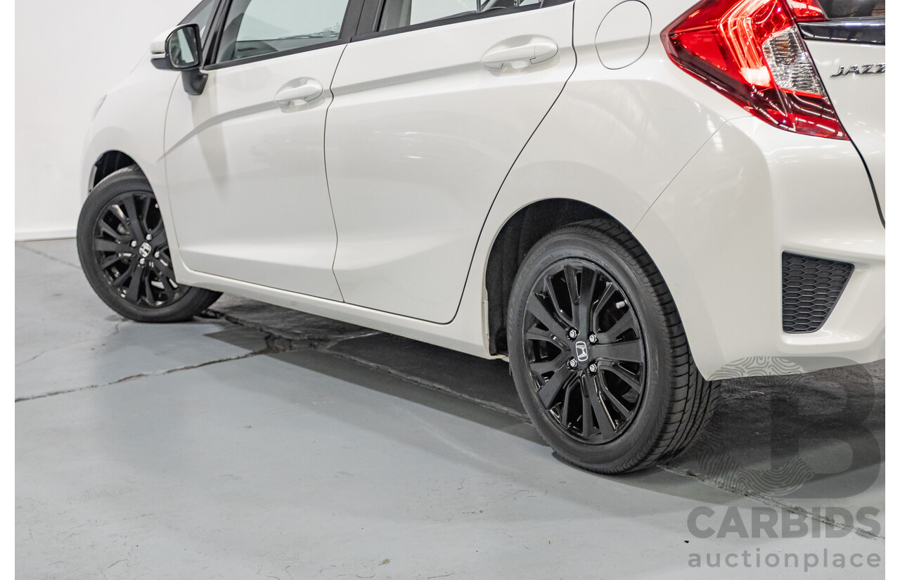 03/2016 Honda Jazz VTi GK MY16 5D Hatchback Orchid White Pearl 1.5L