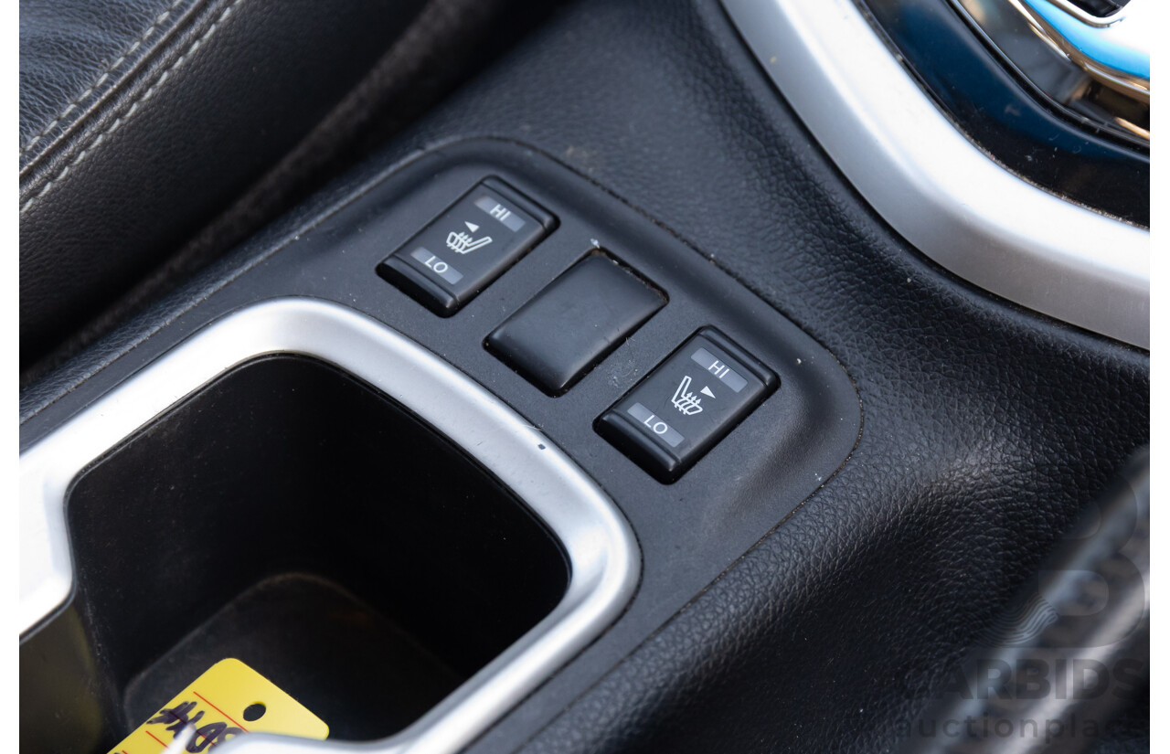 9/2015 Nissan Navara ST-X NP300 D23 Dual Cab Utility White 2.3L