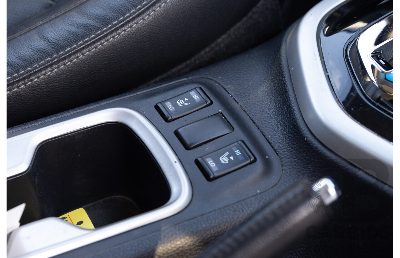 9/2015 Nissan Navara ST-X NP300 D23 Dual Cab Utility White 2.3L