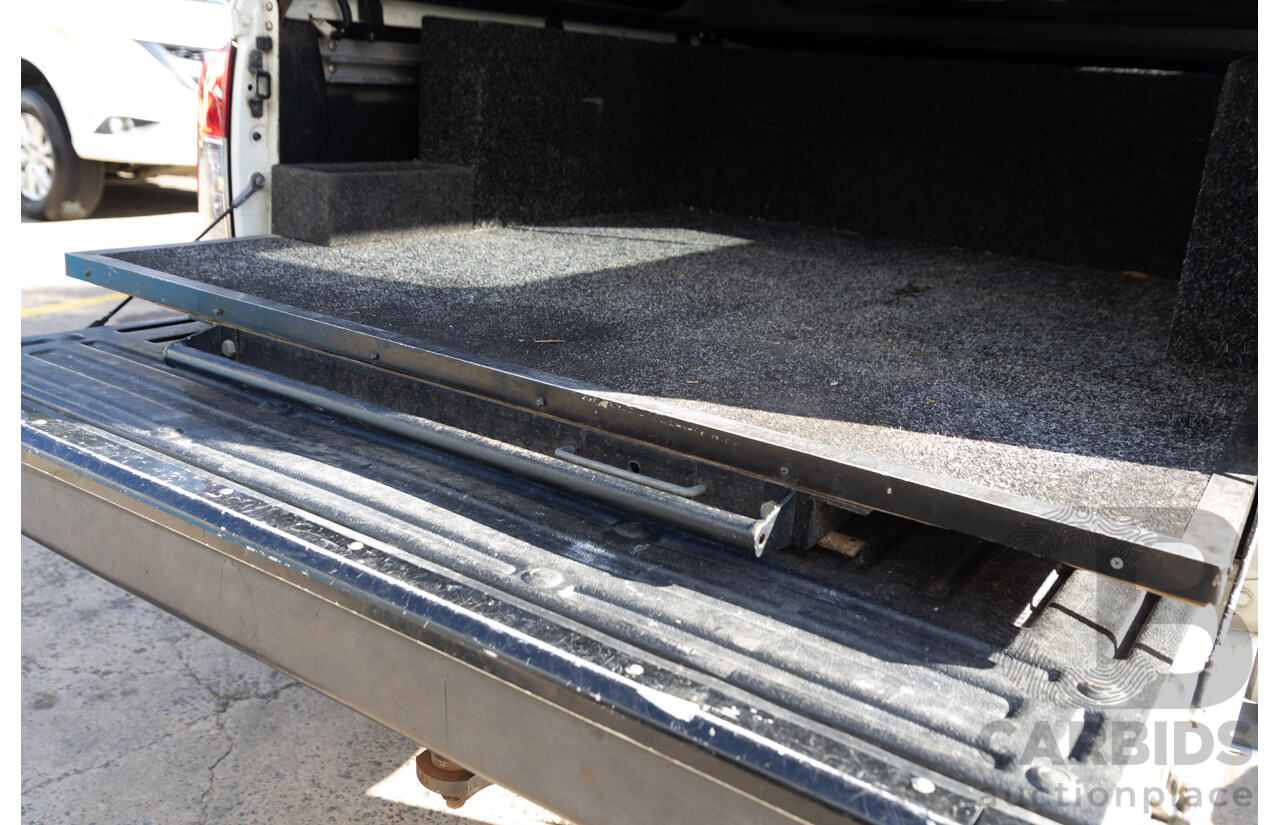 9/2015 Nissan Navara ST-X NP300 D23 (4x4 )Dual Cab Utility White Turbo Diesel 2.3L