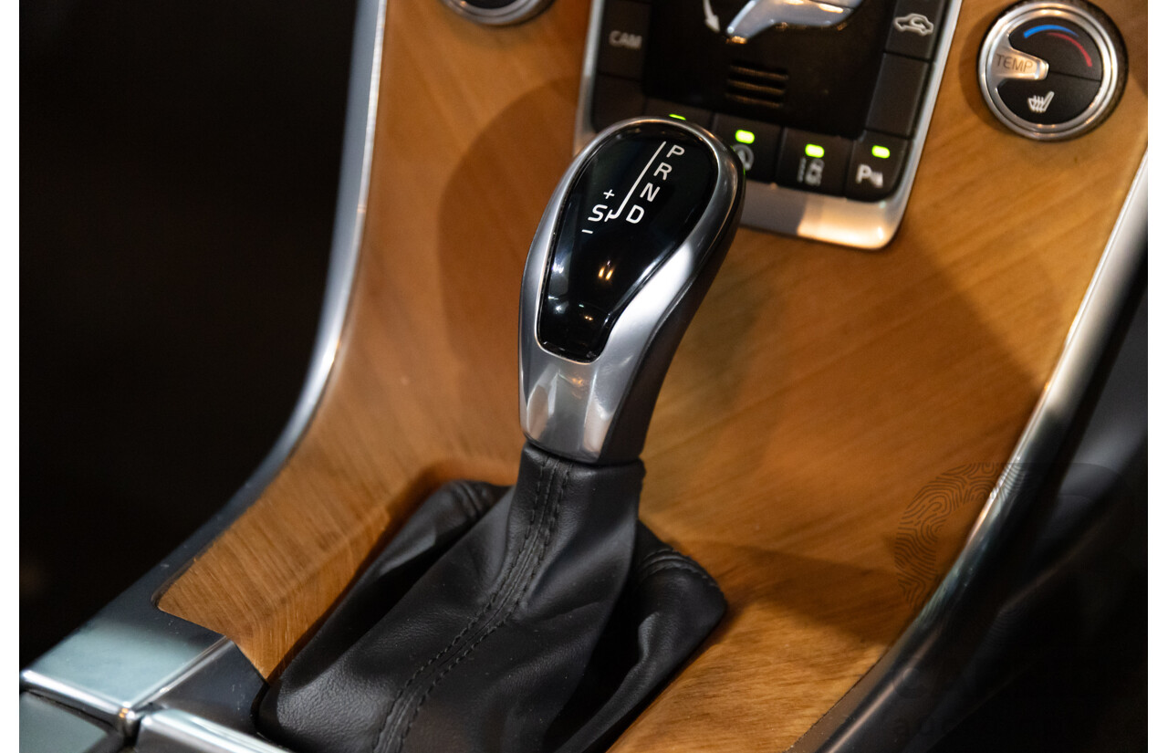 01/2017 Volvo XC60 D4 Luxury (AWD) DZ MY17 4d Wagon Blue Turbo Diesel 2.4L