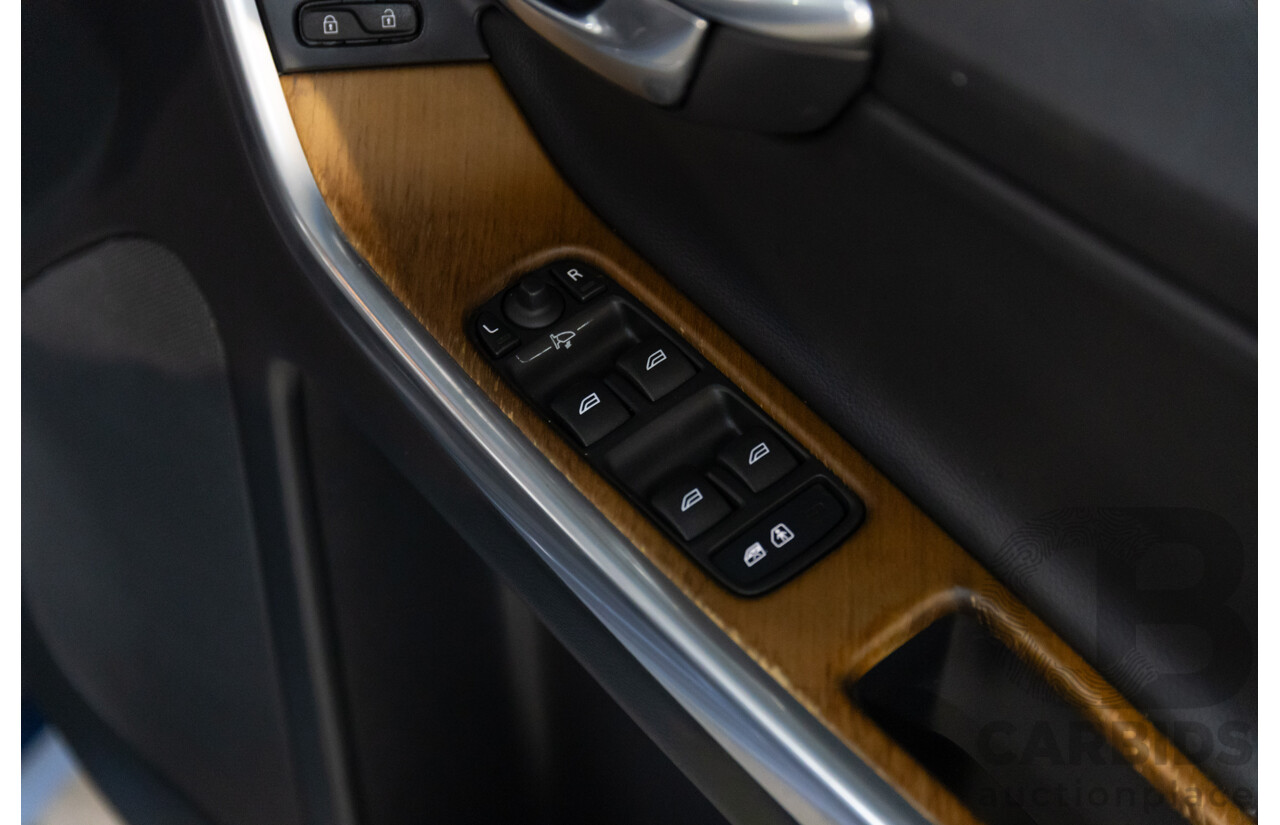 01/2017 Volvo XC60 D4 Luxury (AWD) DZ MY17 4d Wagon Blue Turbo Diesel 2.4L