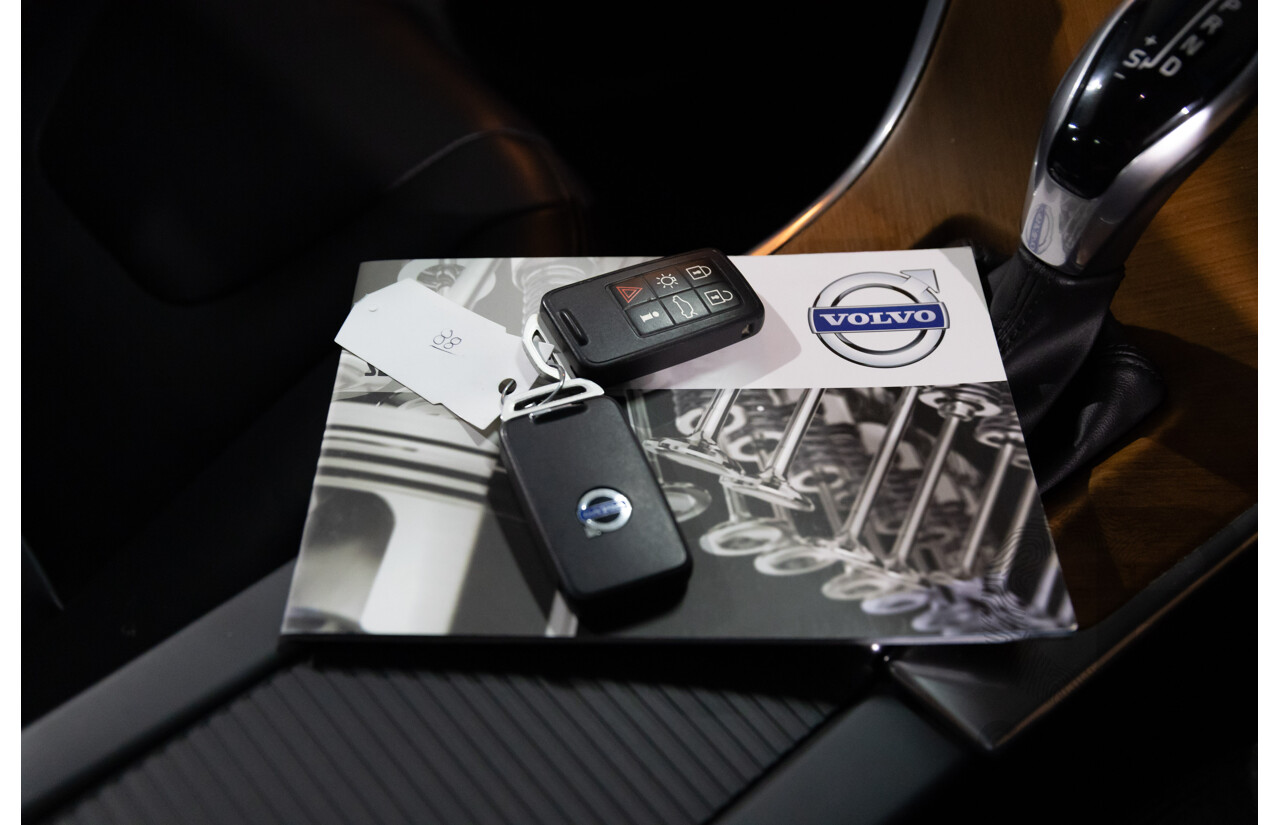 01/2017 Volvo XC60 D4 Luxury (AWD) DZ MY17 4d Wagon Blue Turbo Diesel 2.4L