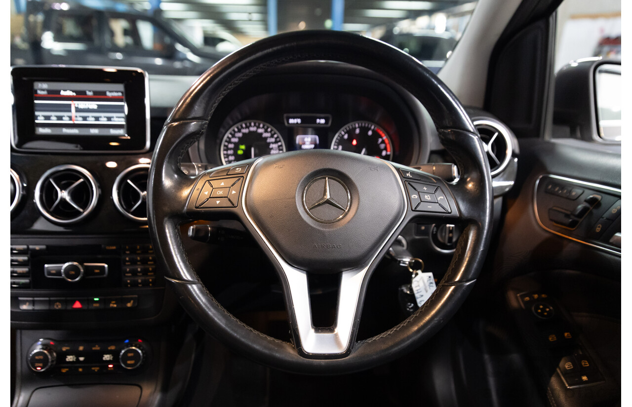 6/2014 Mercedes-Benz B200 246 MY14 5d Hatchback Mountain Grey Metallic Turbo 1.6L