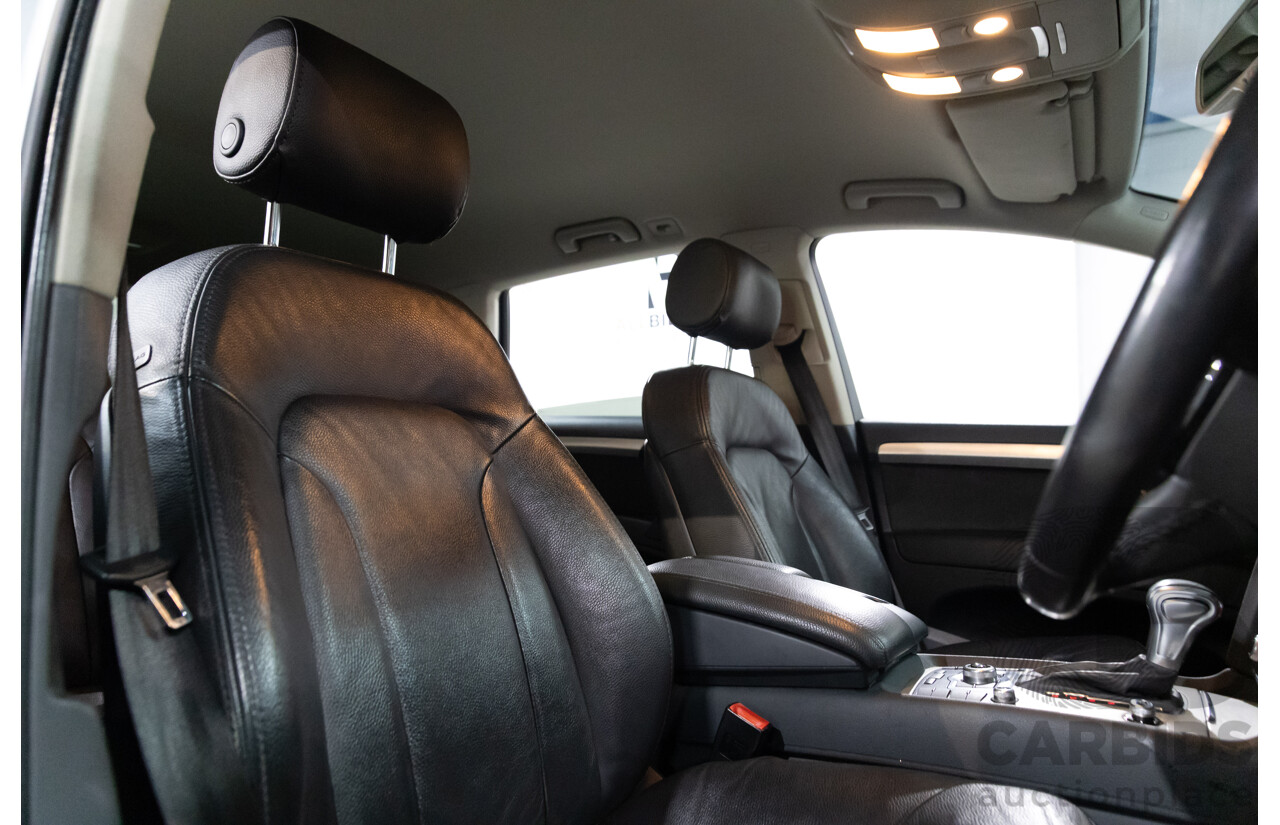 2/2014 Audi Q7 3.0 TDI S-Line Quattro MY14 4d Wagon Floret Silver Metallic Turbo Diesel V6 3.0L - 7 Seater