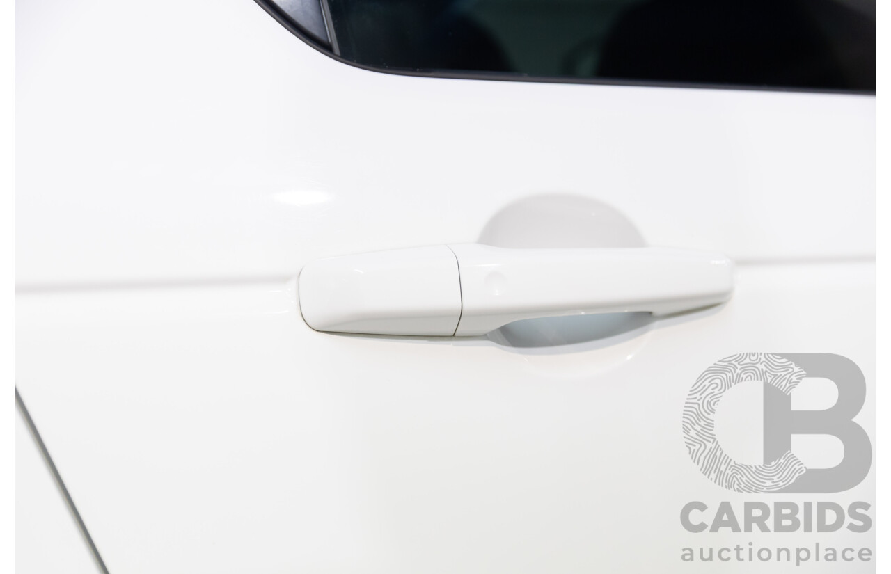 01/2018 Land Rover Discovery Sport Td4 HSE (132kW AWD) L550 MY18 4d Wagon Fuji White Turbo Diesel 2.0L - 7 Seater