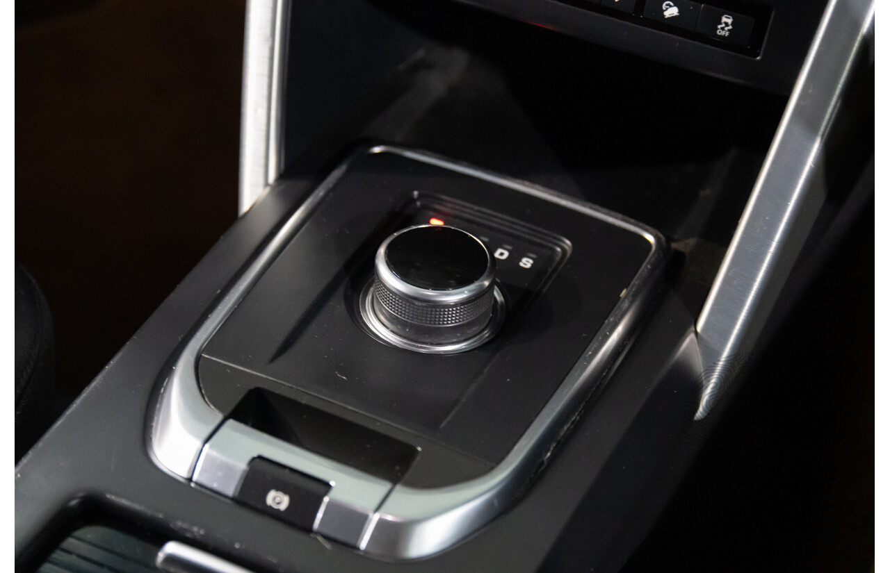 01/2018 Land Rover Discovery Sport Td4 HSE (132kW AWD) L550 MY18 4d Wagon Fuji White Turbo Diesel 2.0L - 7 Seater