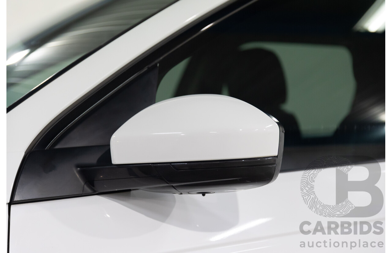 01/2018 Land Rover Discovery Sport Td4 HSE (132kW AWD) L550 MY18 4d Wagon Fuji White Turbo Diesel 2.0L - 7 Seater