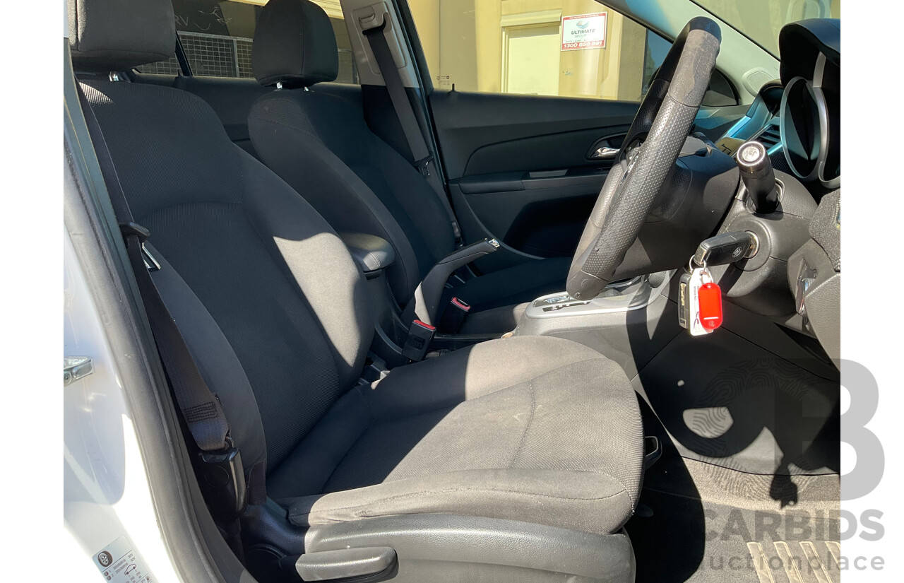 2/2014 Holden Cruze CD JH MY14 4d Sportwagon White 1.8L