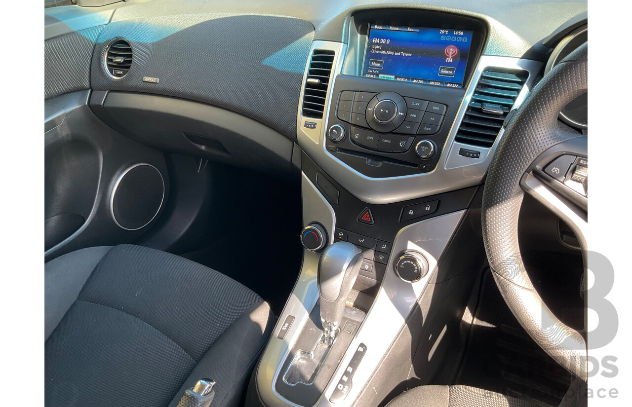 2/2014 Holden Cruze CD JH MY14 4d Sportwagon White 1.8L