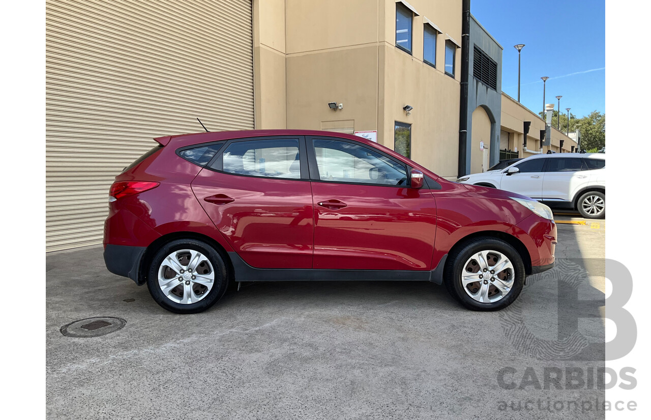 9/2011 Hyundai ix35 Active (FWD) LM MY11 4d Wagon Red 2.0L
