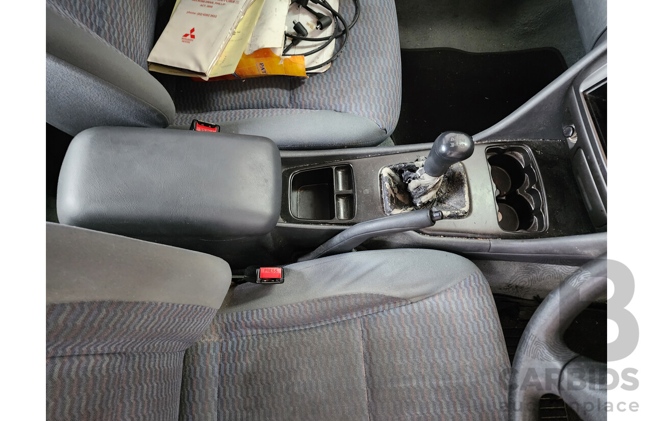 5/2000 Mitsubishi Magna Executive TH 4d Sedan Maroon 3.5L