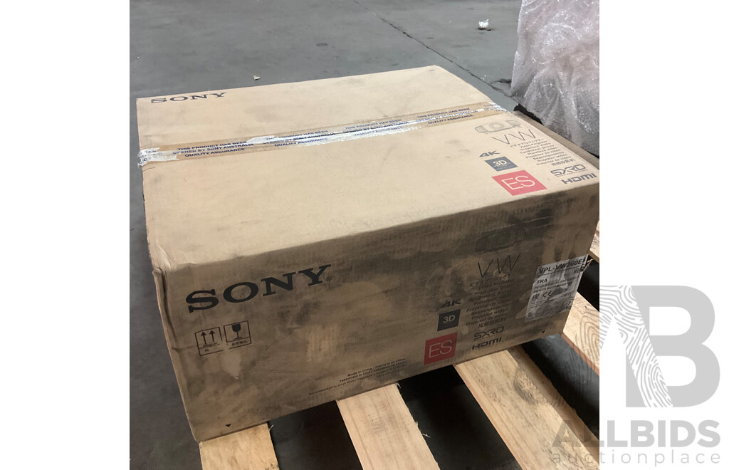 SONY Home Cinema Projector (VPL-VW260ES)