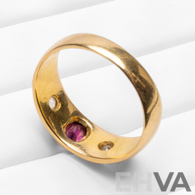 18ct Yellow Gold Ring with Purple Garnet and Mine Cut Diamonds - Size S.5