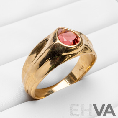 18ct Yellow Gold Ring with Pear Cut Pink Tourmaline - Size S.5