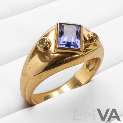 18ct Yellow Gold Ring with Emerald Cut Tanzanite and Yellow Diamonds - Size Q.5