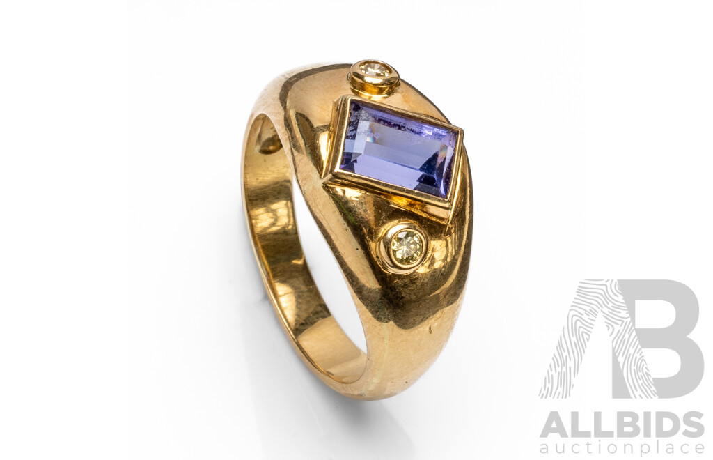 18ct Yellow Gold Ring with Emerald Cut Tanzanite and Yellow Diamonds - Size Q.5