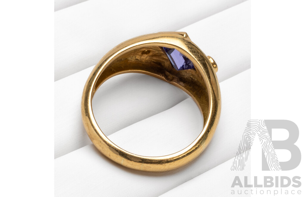 18ct Yellow Gold Ring with Emerald Cut Tanzanite and Yellow Diamonds - Size Q.5