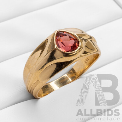 18ct Yellow Gold Ring with Pear Cut Pink Tourmaline - Size S.5