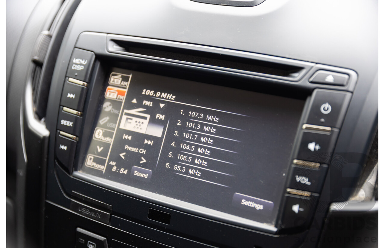 05/2017 Isuzu D-Max SX (4x2) RWD TF MY17 Crew Cab Utility White 3.0L