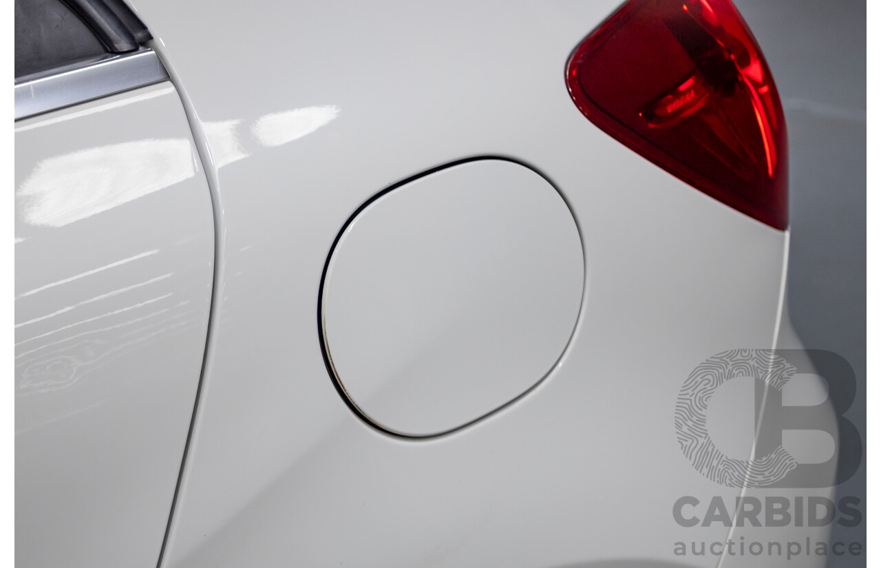 10/2016 Mercedes-Benz A180 176 MY17 5D Hatchback Cirrus White Turbo 1.6L