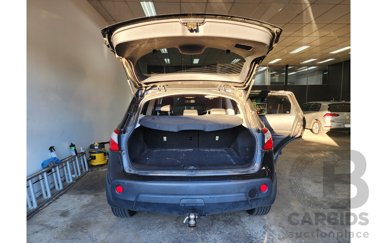 10/2013 Nissan Dualis Ti-L (4x2) J10 SERIES 3 4d Wagon Black 2.0L