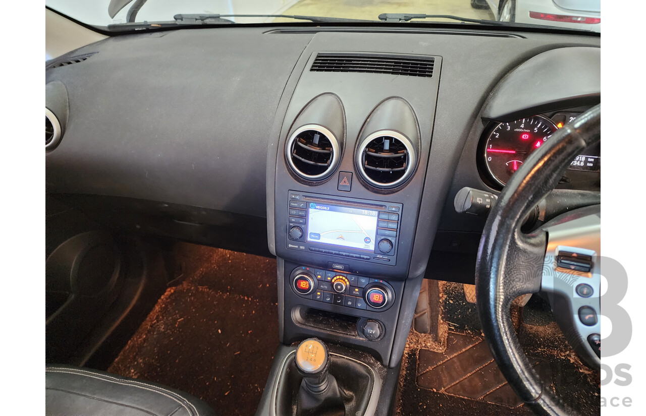 10/2013 Nissan Dualis Ti-L (4x2) J10 SERIES 3 4d Wagon Black 2.0L