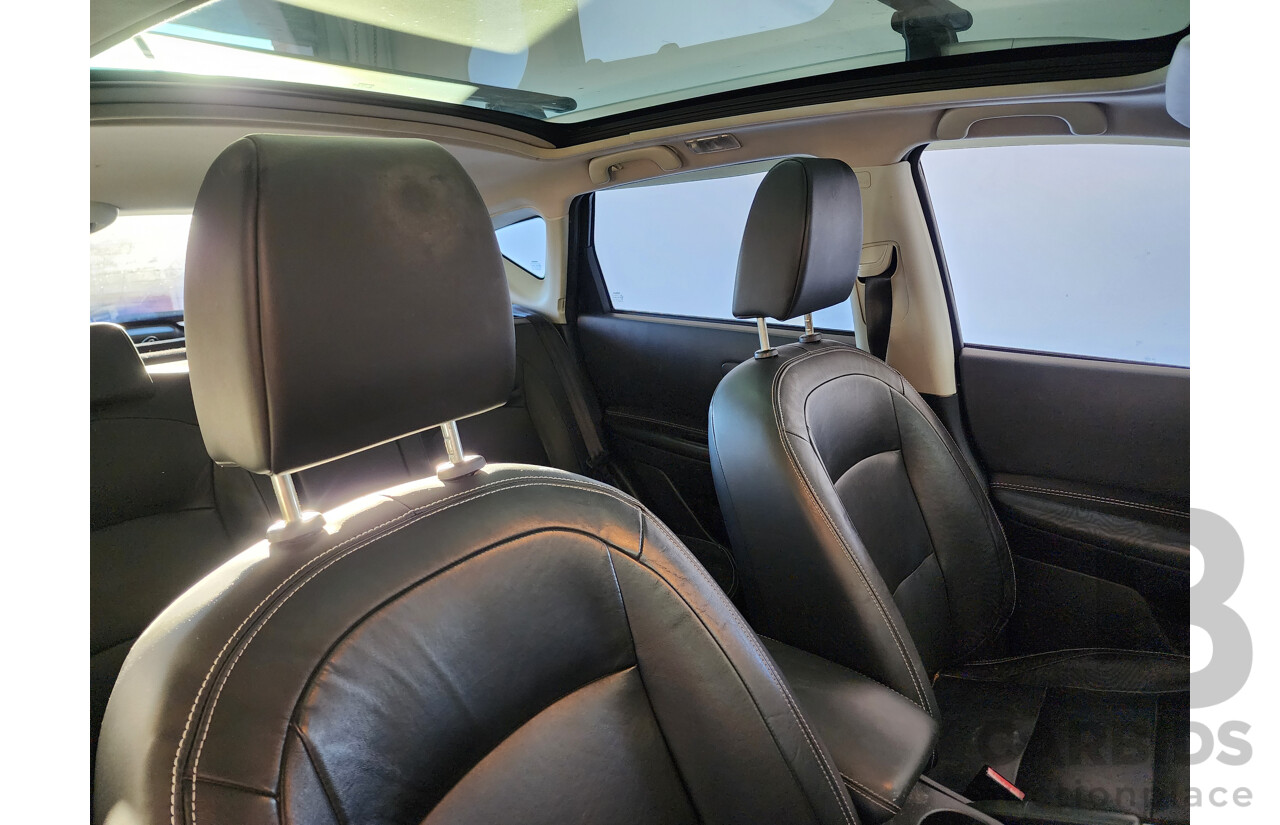 10/2013 Nissan Dualis Ti-L (4x2) J10 SERIES 3 4d Wagon Black 2.0L