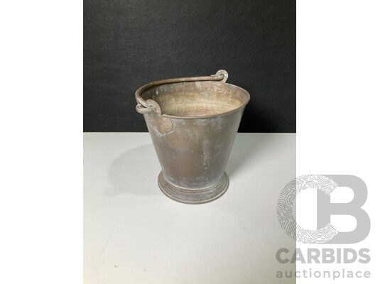 1661369 · Vintage Anglo- Indian Brass Bucket