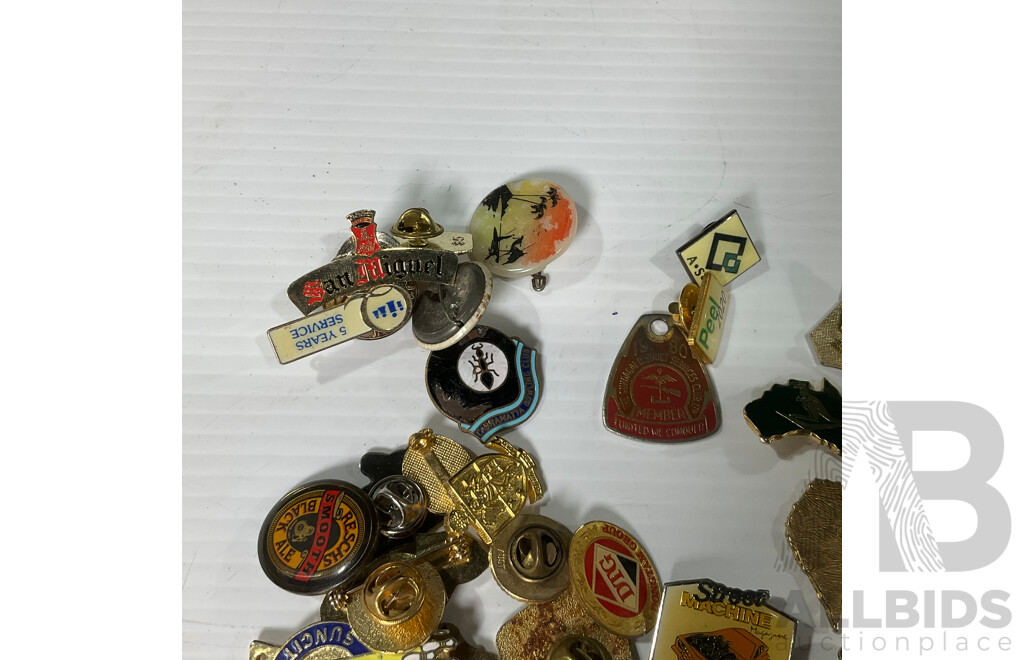 Collection of Vintage Pins and Key Rings Including Charity, Sports and Clubs