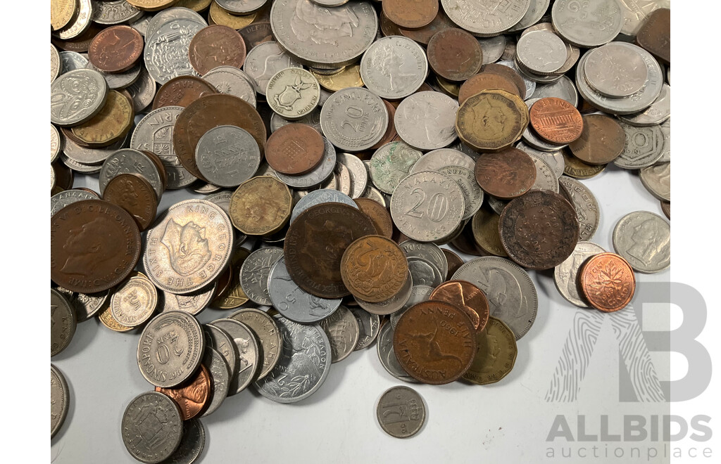 Collection of International Vintage Coins Including France, United Kingdom, Tonga, Thailand, Italy, New Zealand and More - Approximately 4.8 Kilograms
