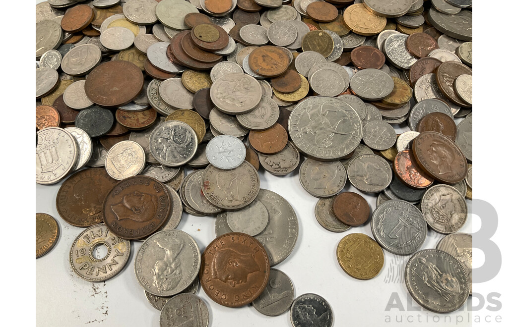 Collection of International Vintage Coins Including France, United Kingdom, Tonga, Thailand, Italy, New Zealand and More - Approximately 4.8 Kilograms