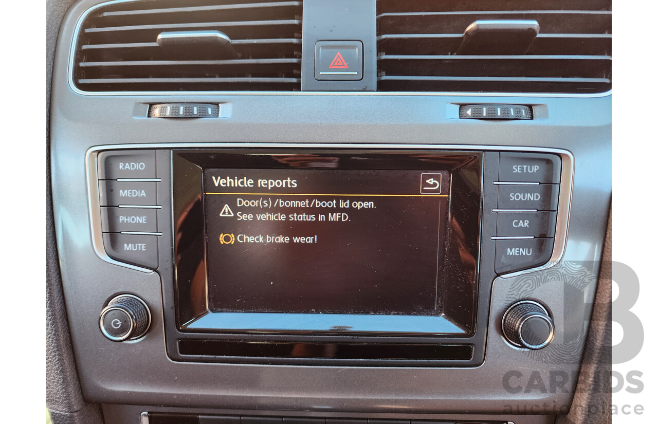 2/2015 Volkswagen Golf 90 TSI AU MY15 5d Hatchback White 1.4L