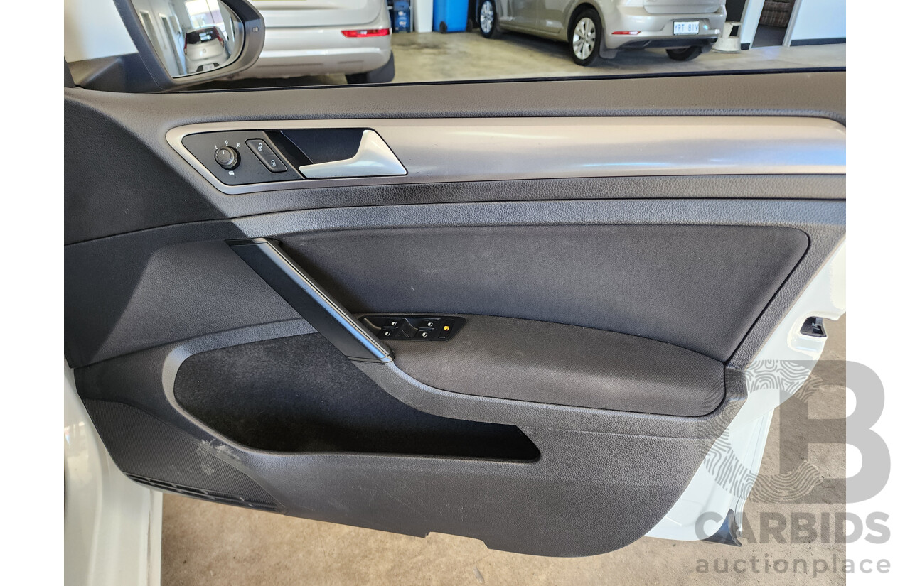 2/2015 Volkswagen Golf 90 TSI AU MY15 5d Hatchback White 1.4L