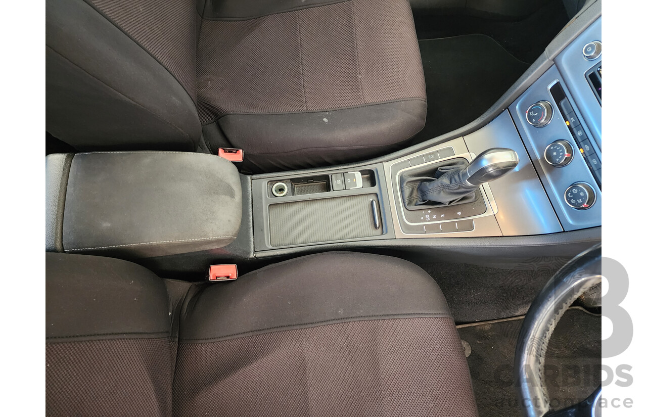 2/2015 Volkswagen Golf 90 TSI AU MY15 5d Hatchback White 1.4L